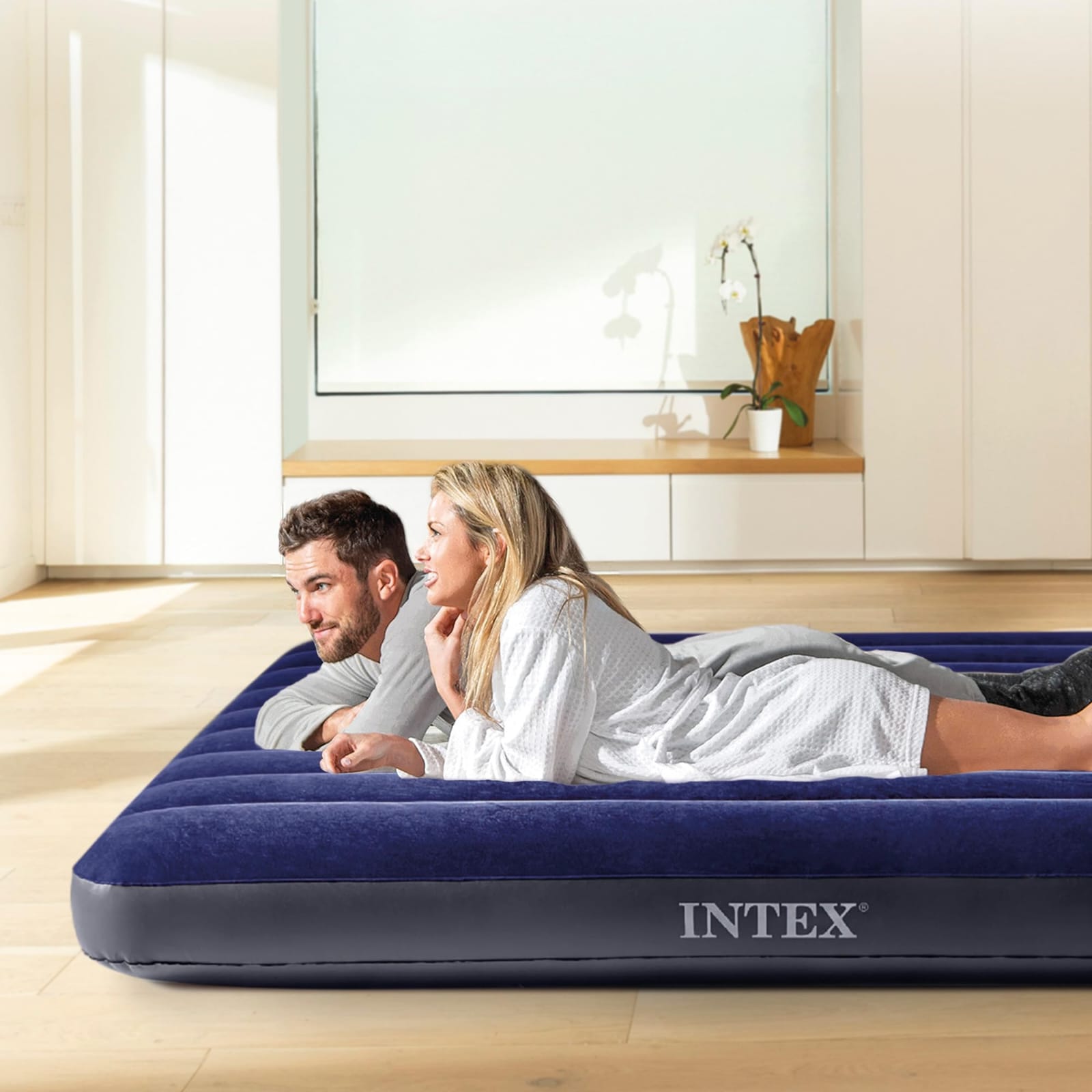 Intex 6x6 Classic Airbed with Double Quick Free Pump - Image 2